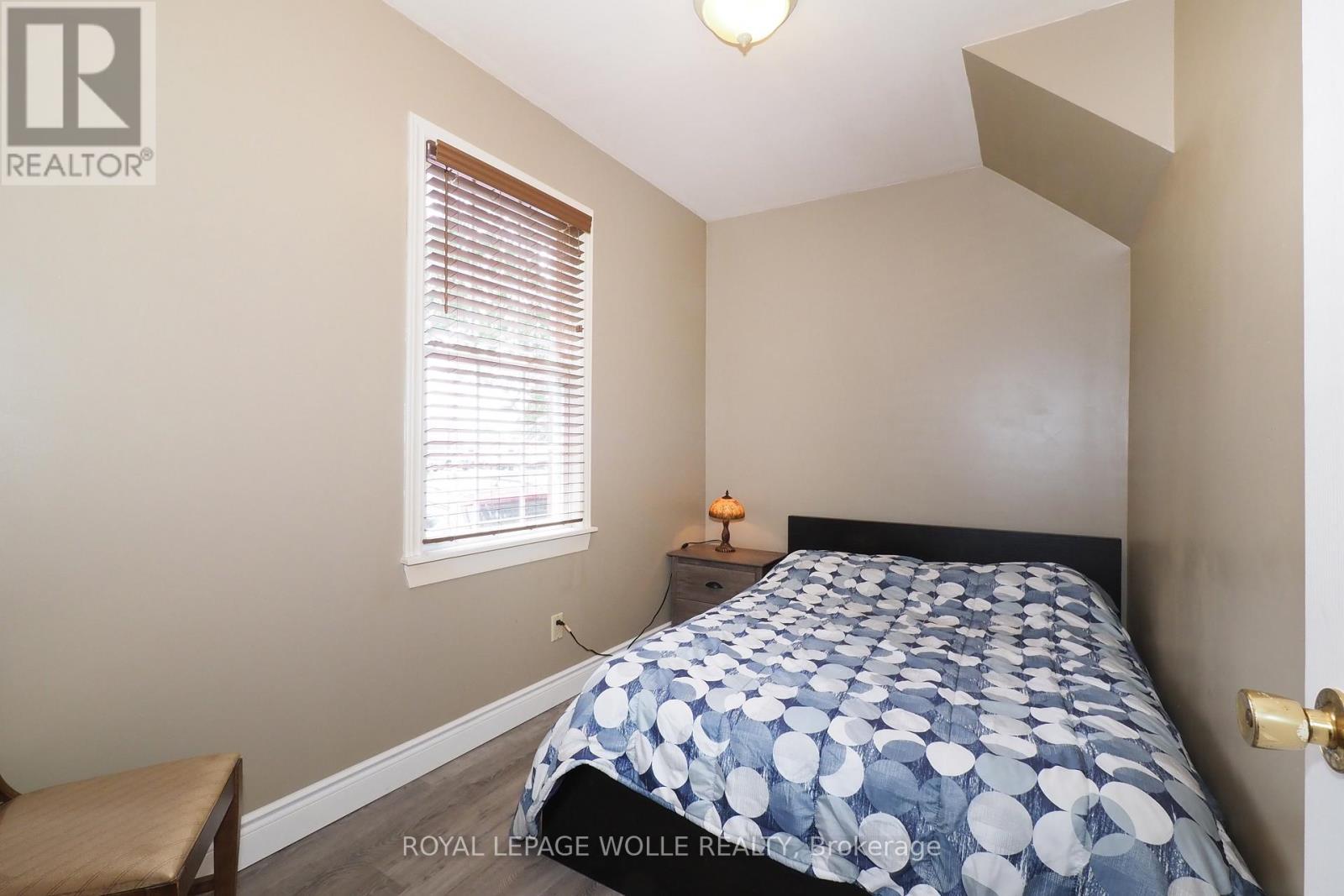 












3407 LOBSINGER LINE

,
Wellesley,




Ontario
N0B2M0

