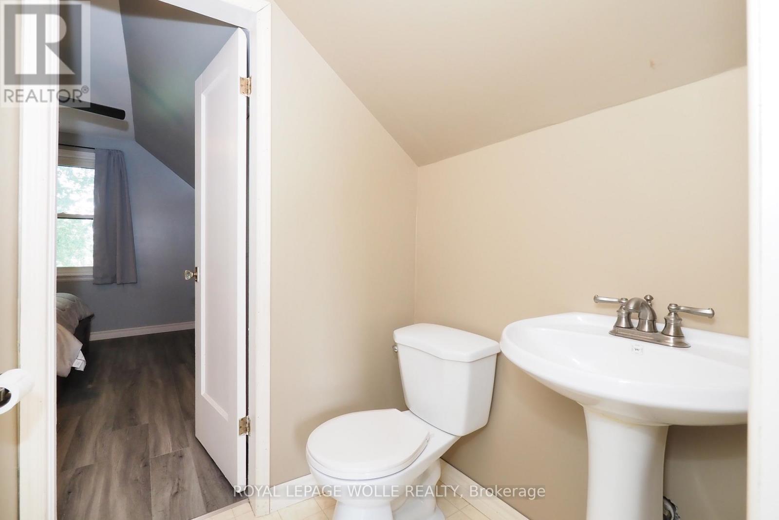 












3407 LOBSINGER LINE

,
Wellesley,




Ontario
N0B2M0

