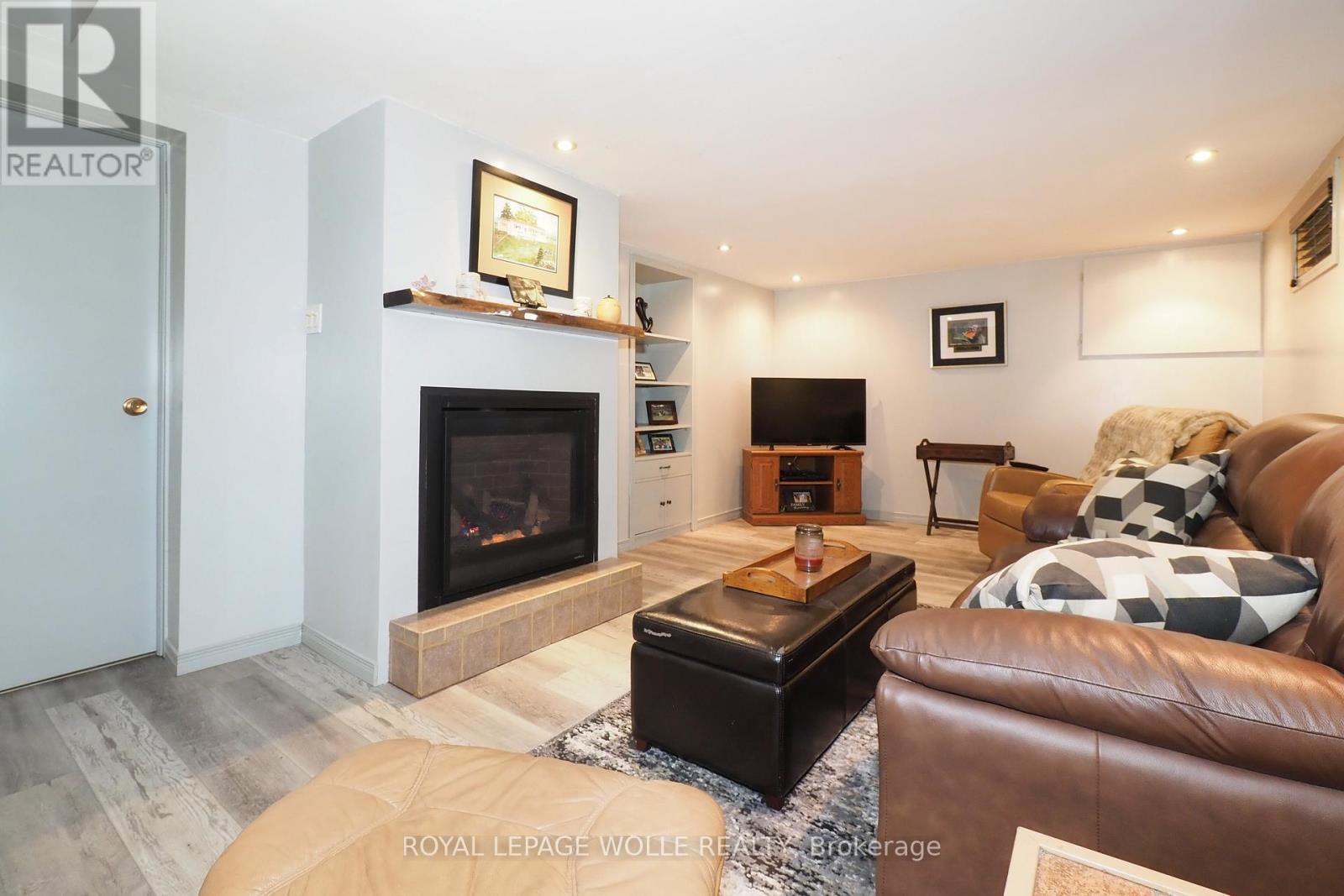 












3407 LOBSINGER LINE

,
Wellesley,




Ontario
N0B2M0

