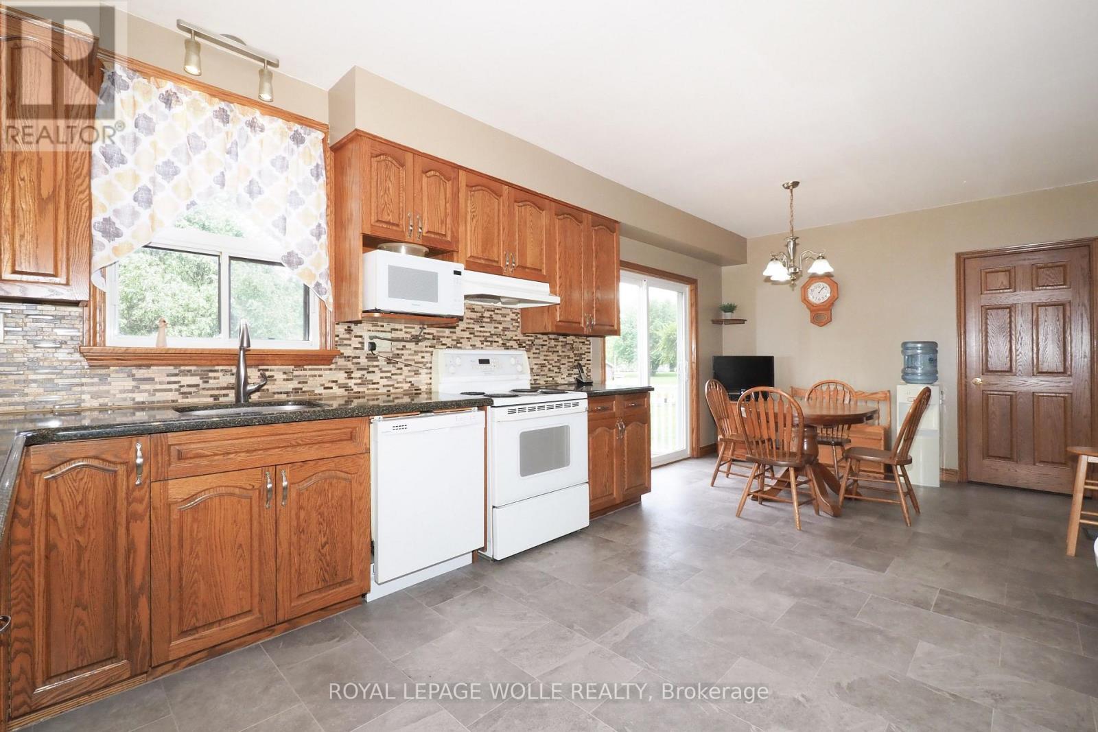












3407 LOBSINGER LINE

,
Wellesley,




Ontario
N0B2M0

