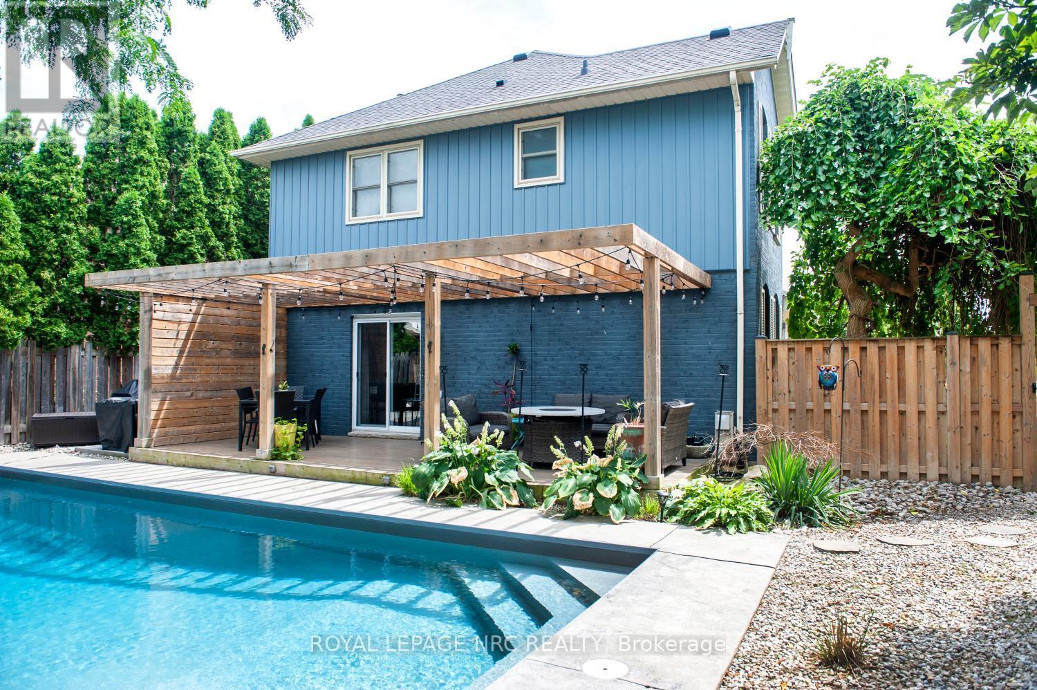 












22 SENATOR DRIVE

,
St. Catharines (Rykert/Vansickle),




Ontario
L2S3T3

