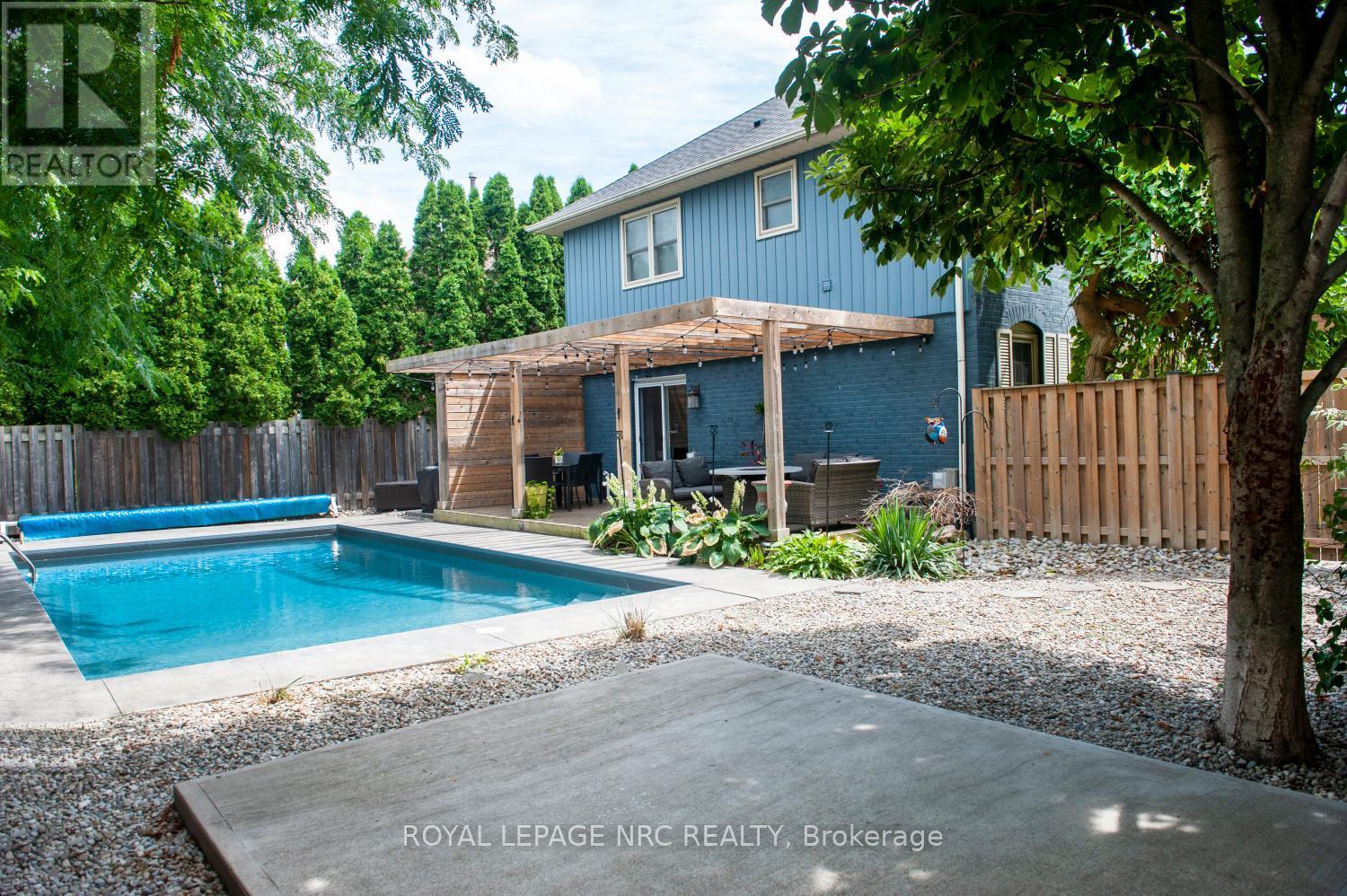 












22 SENATOR DRIVE

,
St. Catharines (Rykert/Vansickle),




Ontario
L2S3T3

