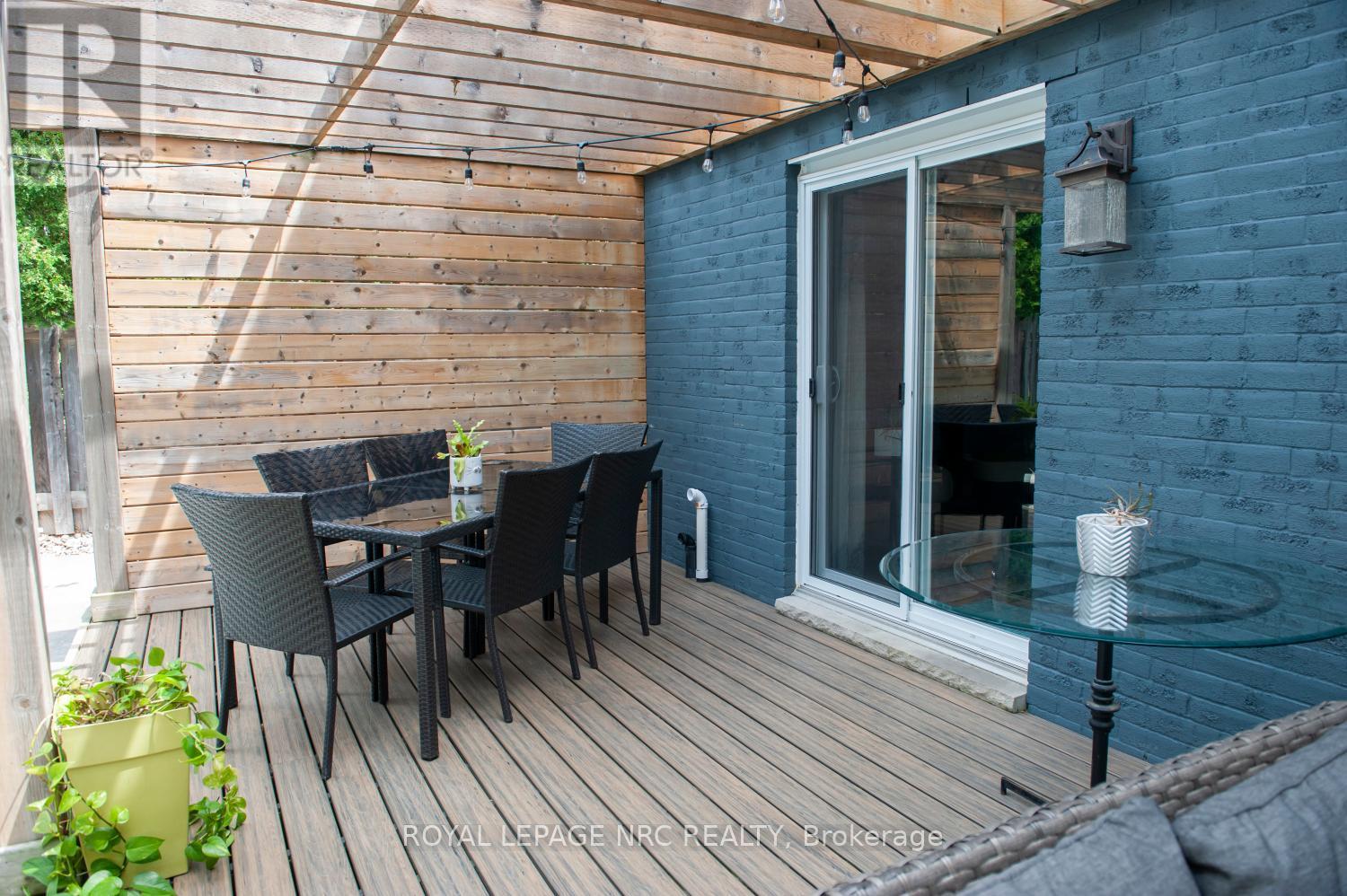 












22 SENATOR DRIVE

,
St. Catharines (Rykert/Vansickle),




Ontario
L2S3T3

