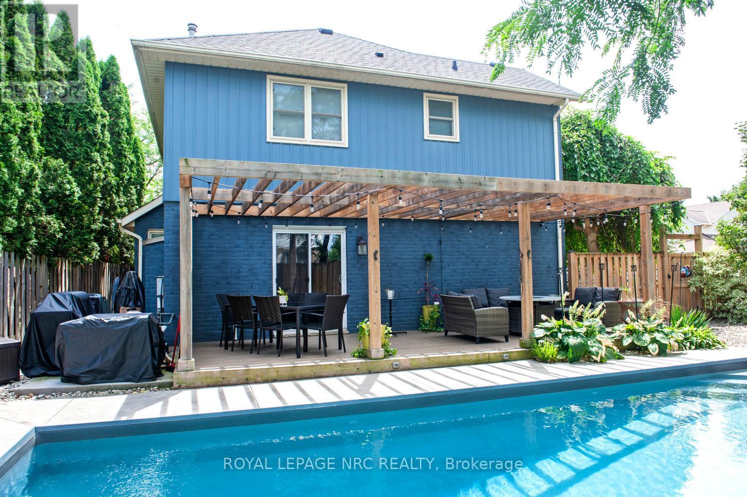 












22 SENATOR DRIVE

,
St. Catharines (Rykert/Vansickle),




Ontario
L2S3T3

