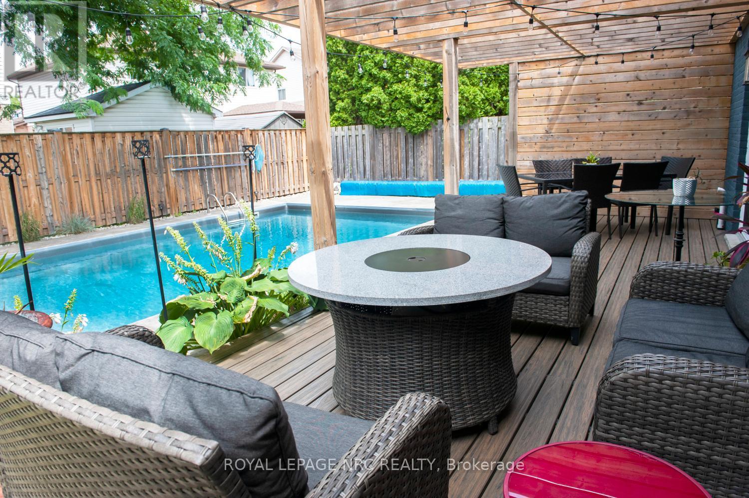 












22 SENATOR DRIVE

,
St. Catharines (Rykert/Vansickle),




Ontario
L2S3T3

