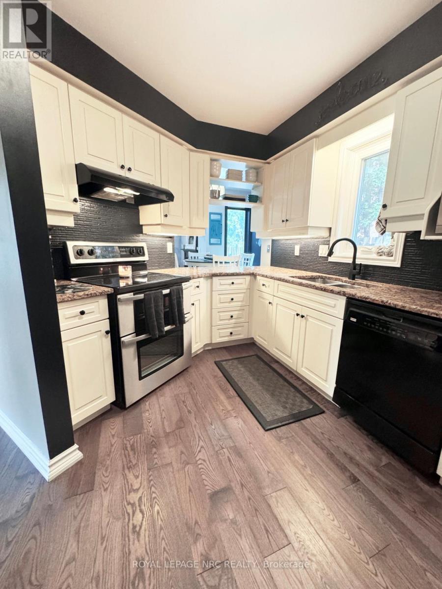 












22 SENATOR DRIVE

,
St. Catharines (Rykert/Vansickle),




Ontario
L2S3T3

