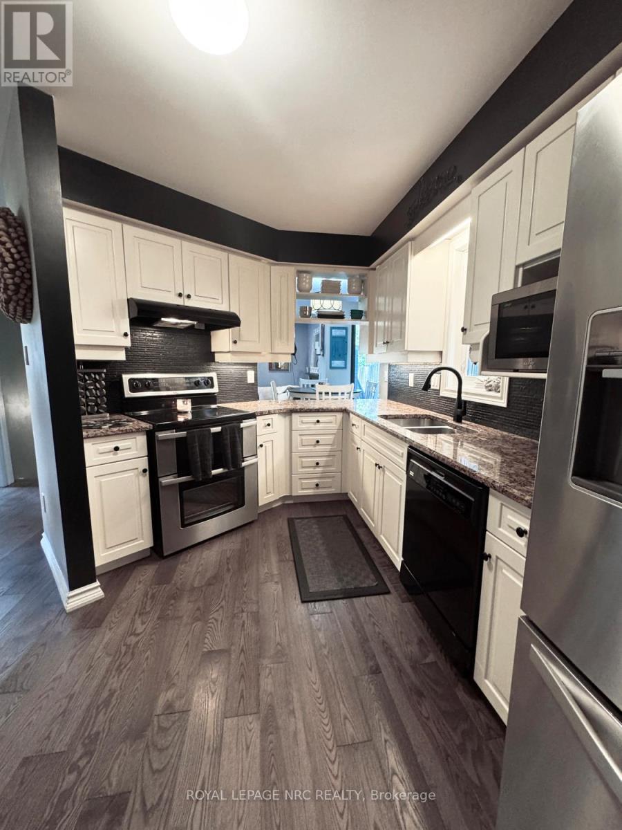 












22 SENATOR DRIVE

,
St. Catharines (Rykert/Vansickle),




Ontario
L2S3T3

