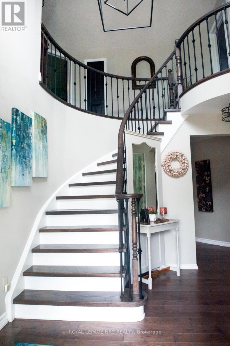 












22 SENATOR DRIVE

,
St. Catharines (Rykert/Vansickle),




Ontario
L2S3T3

