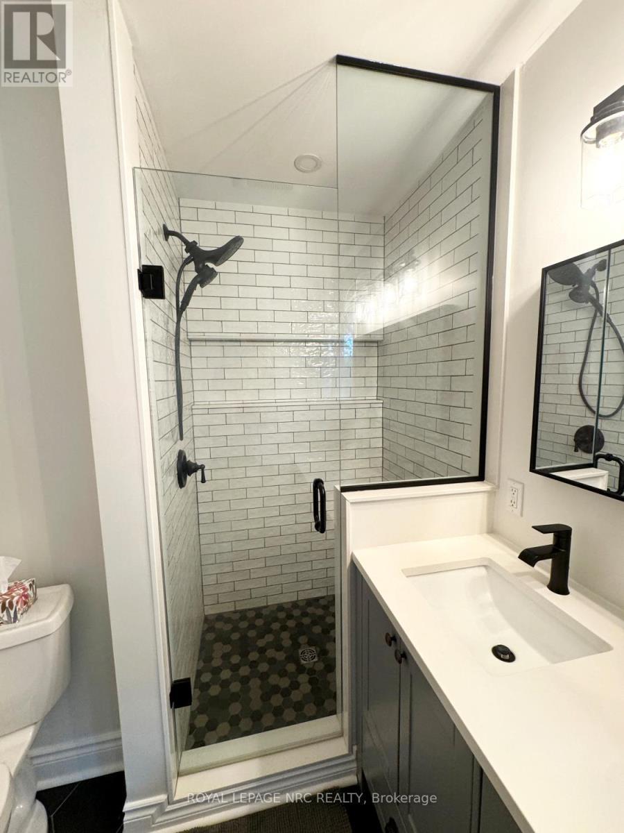 












22 SENATOR DRIVE

,
St. Catharines (Rykert/Vansickle),




Ontario
L2S3T3

