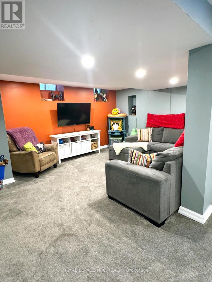 












22 SENATOR DRIVE

,
St. Catharines (Rykert/Vansickle),




Ontario
L2S3T3

