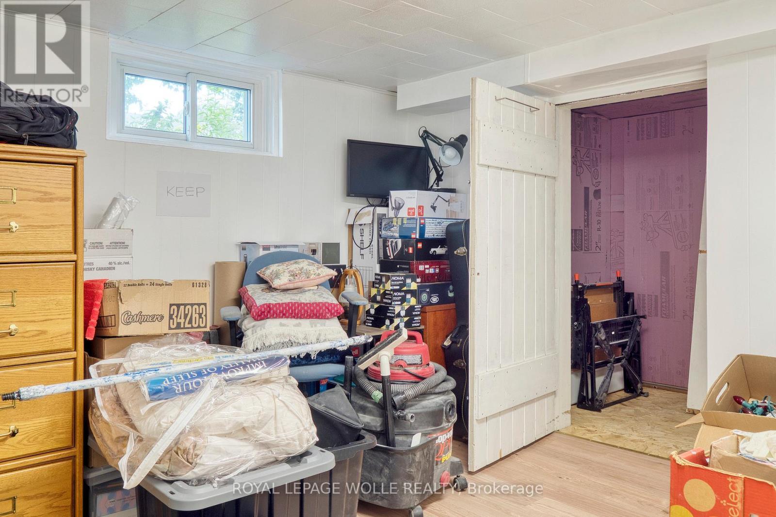












5 BRENTWOOD AVENUE

,
Kitchener,




Ontario
N2H2C4

