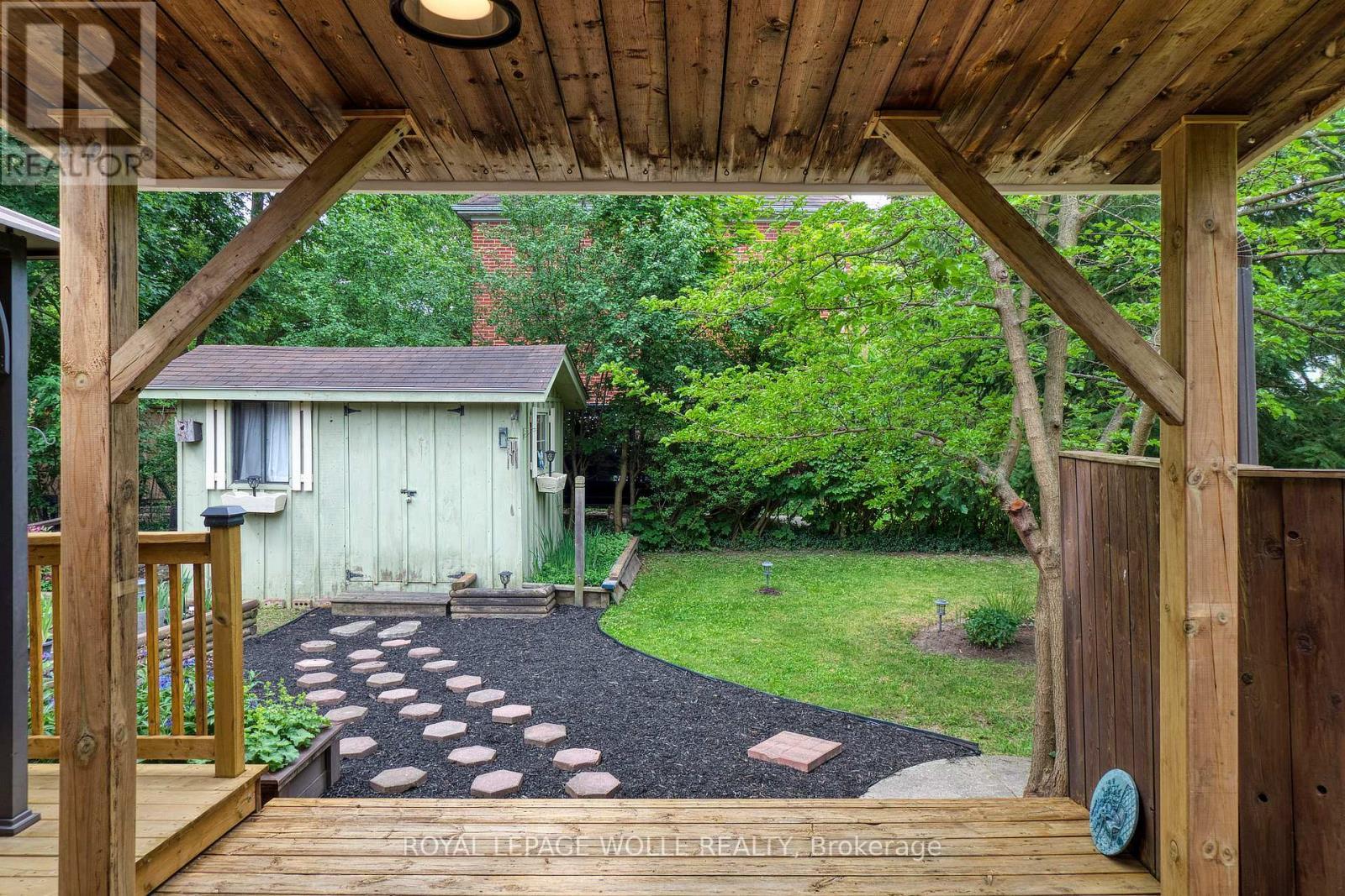 












5 BRENTWOOD AVENUE

,
Kitchener,




Ontario
N2H2C4

