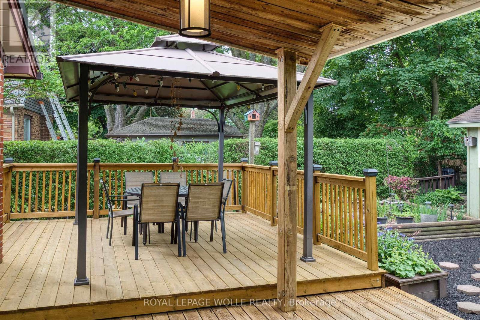 












5 BRENTWOOD AVENUE

,
Kitchener,




Ontario
N2H2C4

