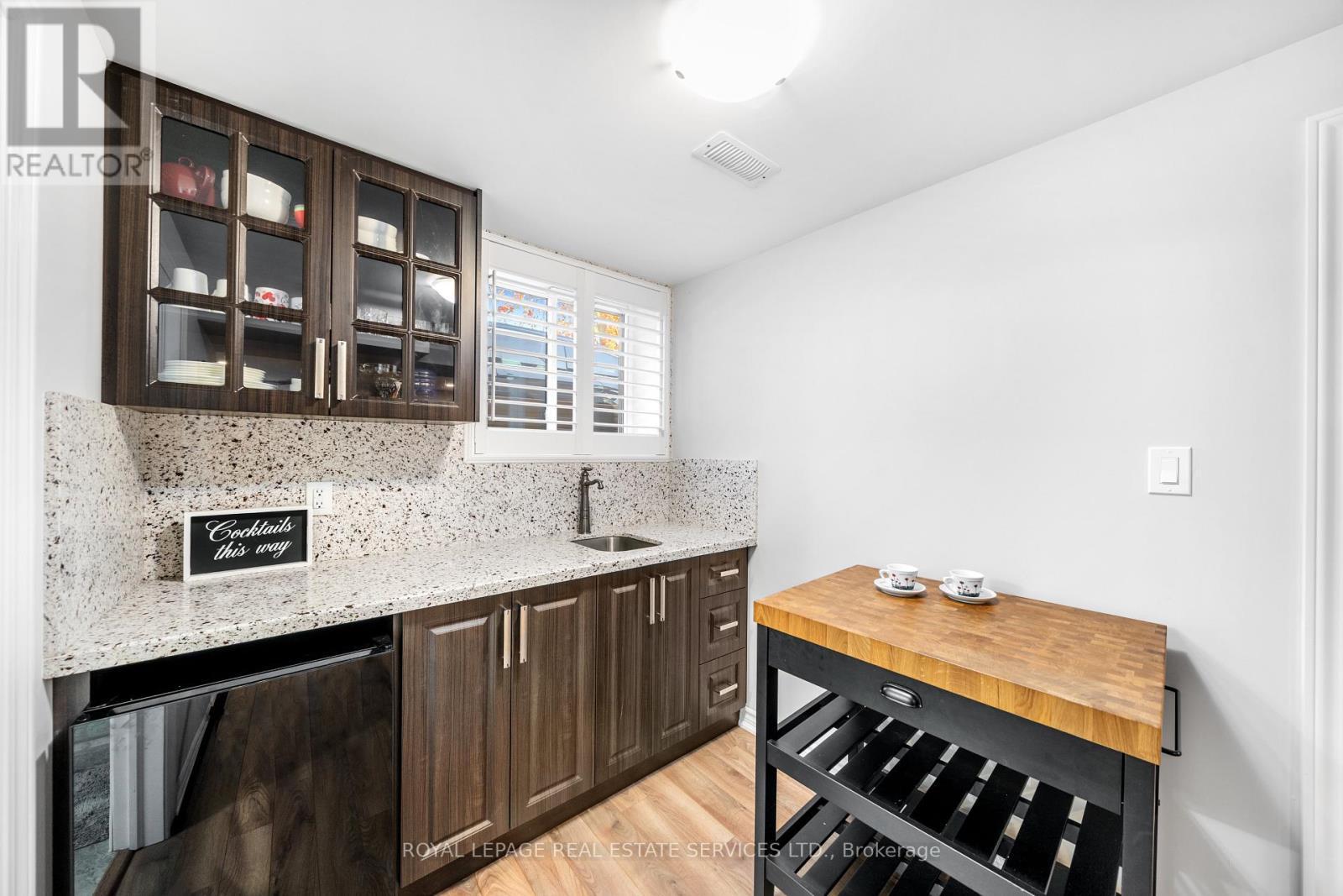 












BSMT  APT 2 - 16 EMBERS DRIVE

,
Toronto,




Ontario
M9C3E5

