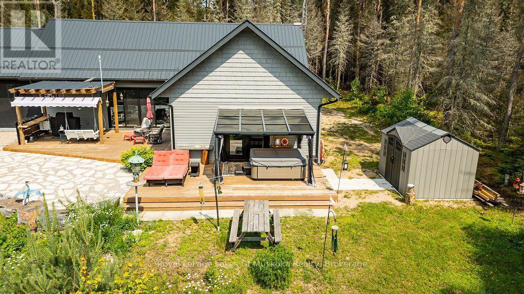 












679 BOULDER ROAD

,
Parry Sound Remote Area (Laurier),




Ontario
P0A1X0

