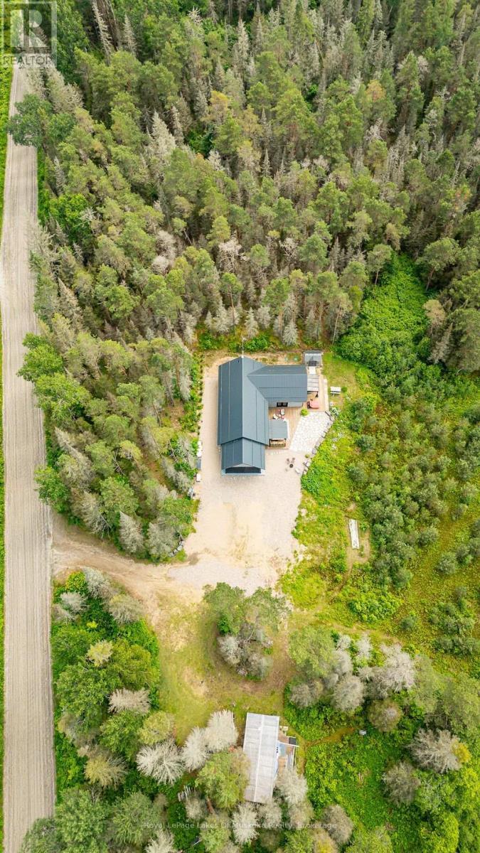 












679 BOULDER ROAD

,
Parry Sound Remote Area (Laurier),




Ontario
P0A1X0

