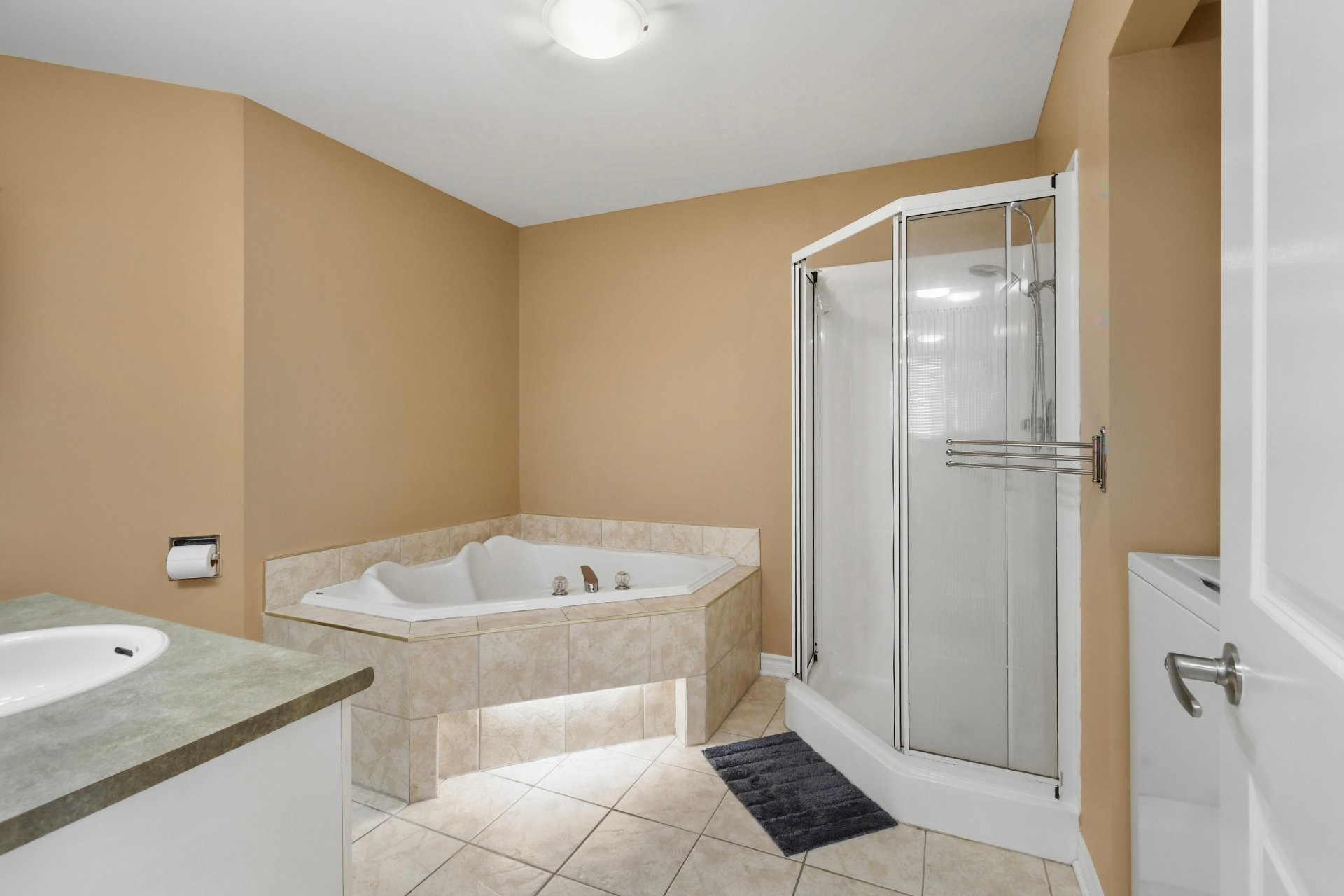 









154


Rue de la Tenure

,
Varennes,




QC
J3X2K1

