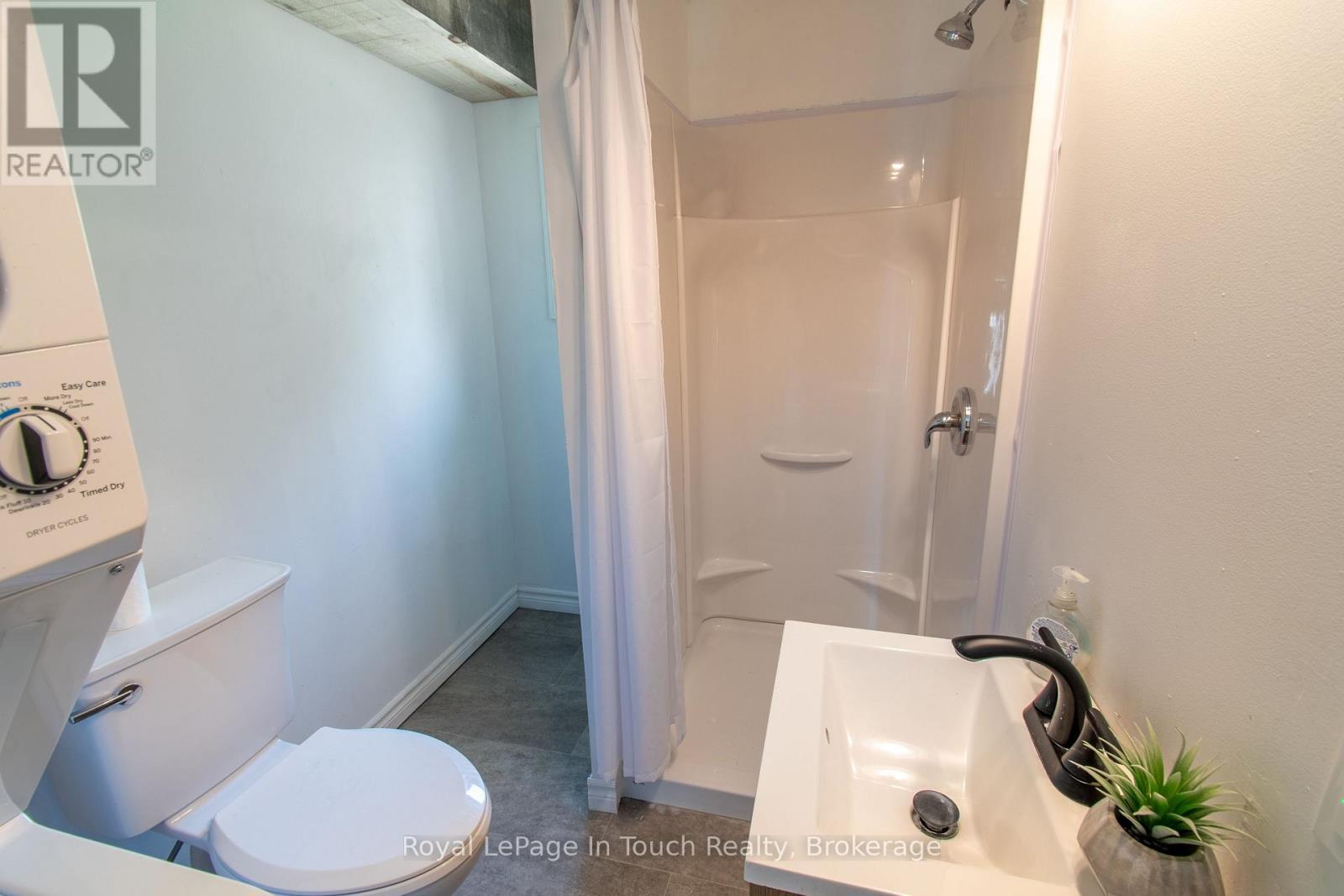












78 KING RD

,
Tay (Waubaushene),




Ontario
L0K2C0

