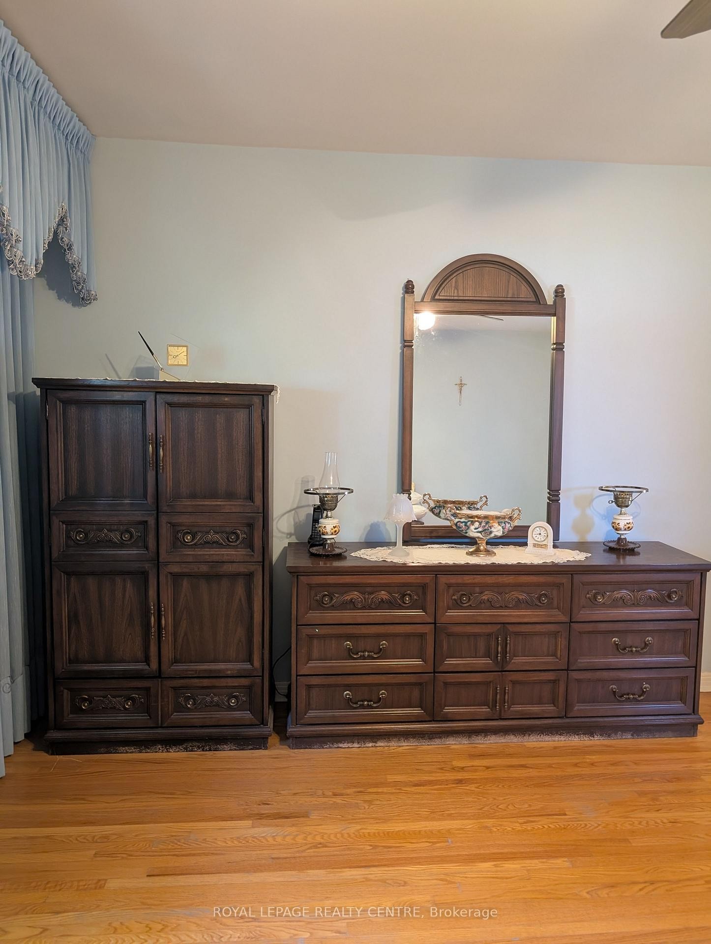 









2560


Cynara

Road,
Mississauga,




ON
L5B 2R7


