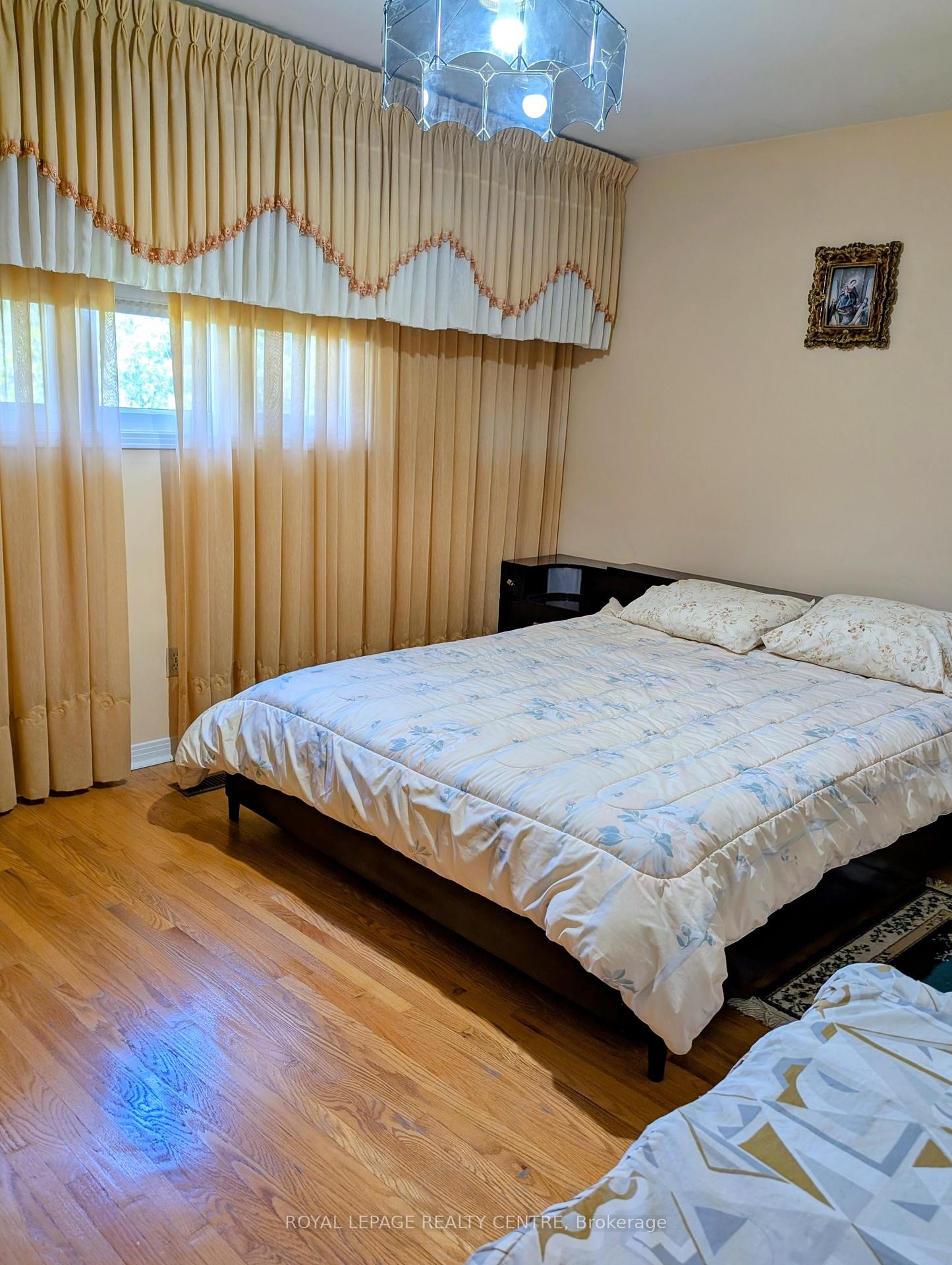 









2560


Cynara

Road,
Mississauga,




ON
L5B 2R7

