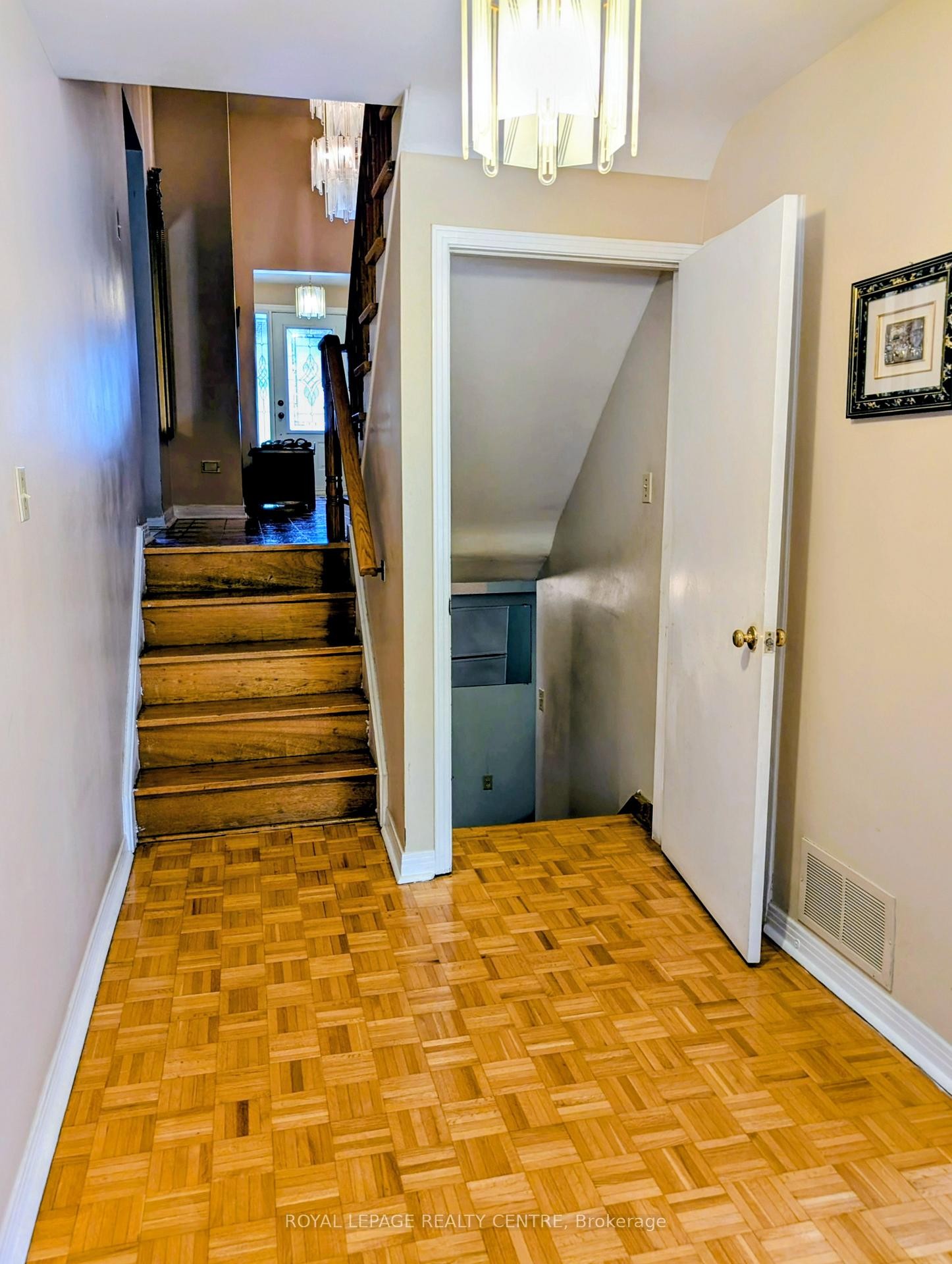 









2560


Cynara

Road,
Mississauga,




ON
L5B 2R7

