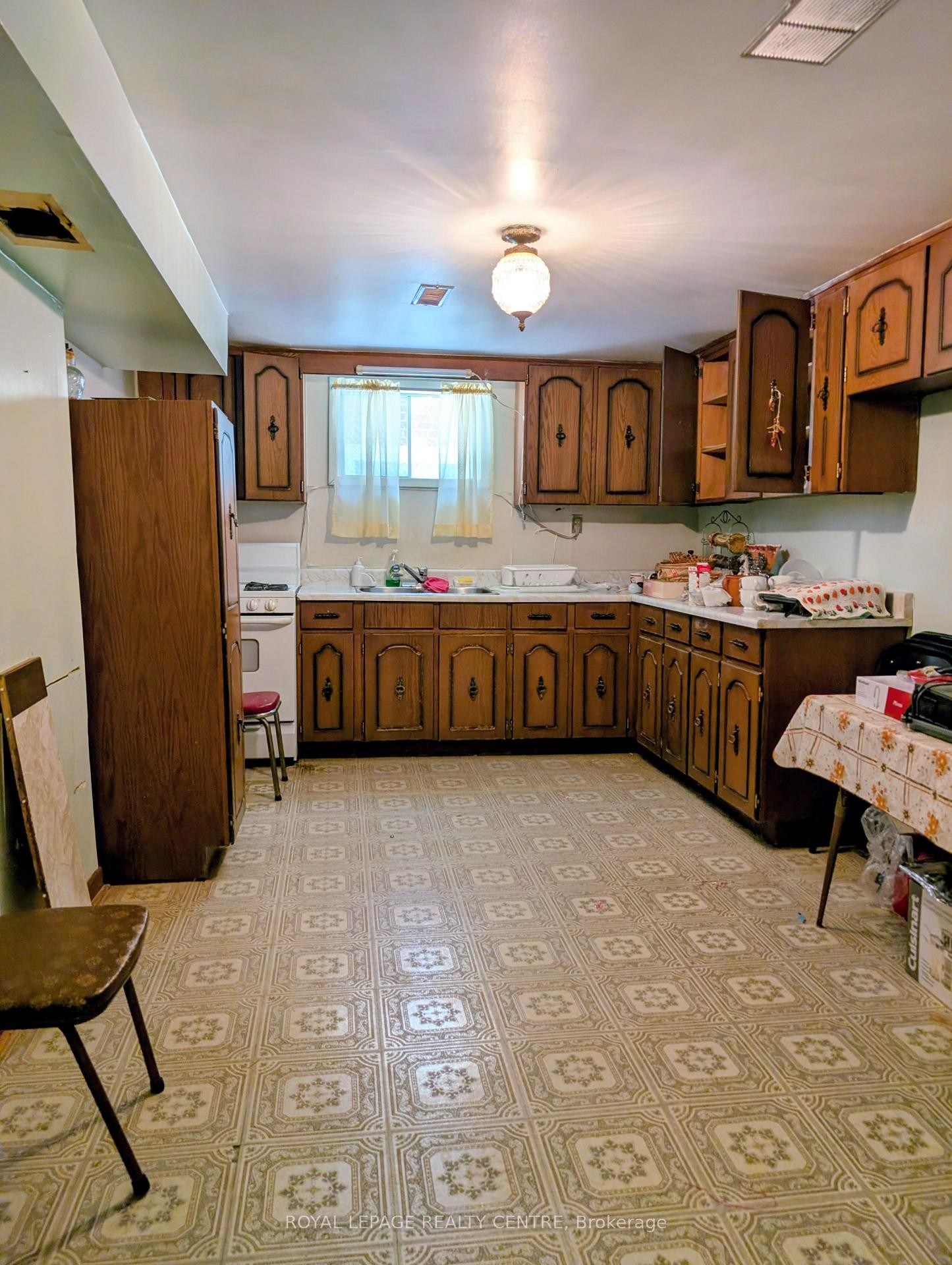 









2560


Cynara

Road,
Mississauga,




ON
L5B 2R7

