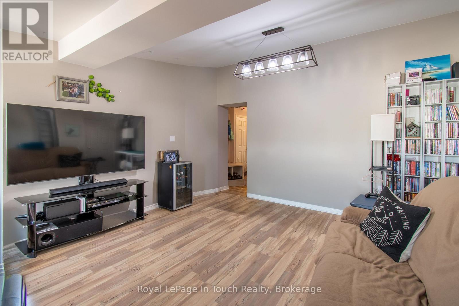 












280 KING STREET

,
Midland,




Ontario
L4R3M6

