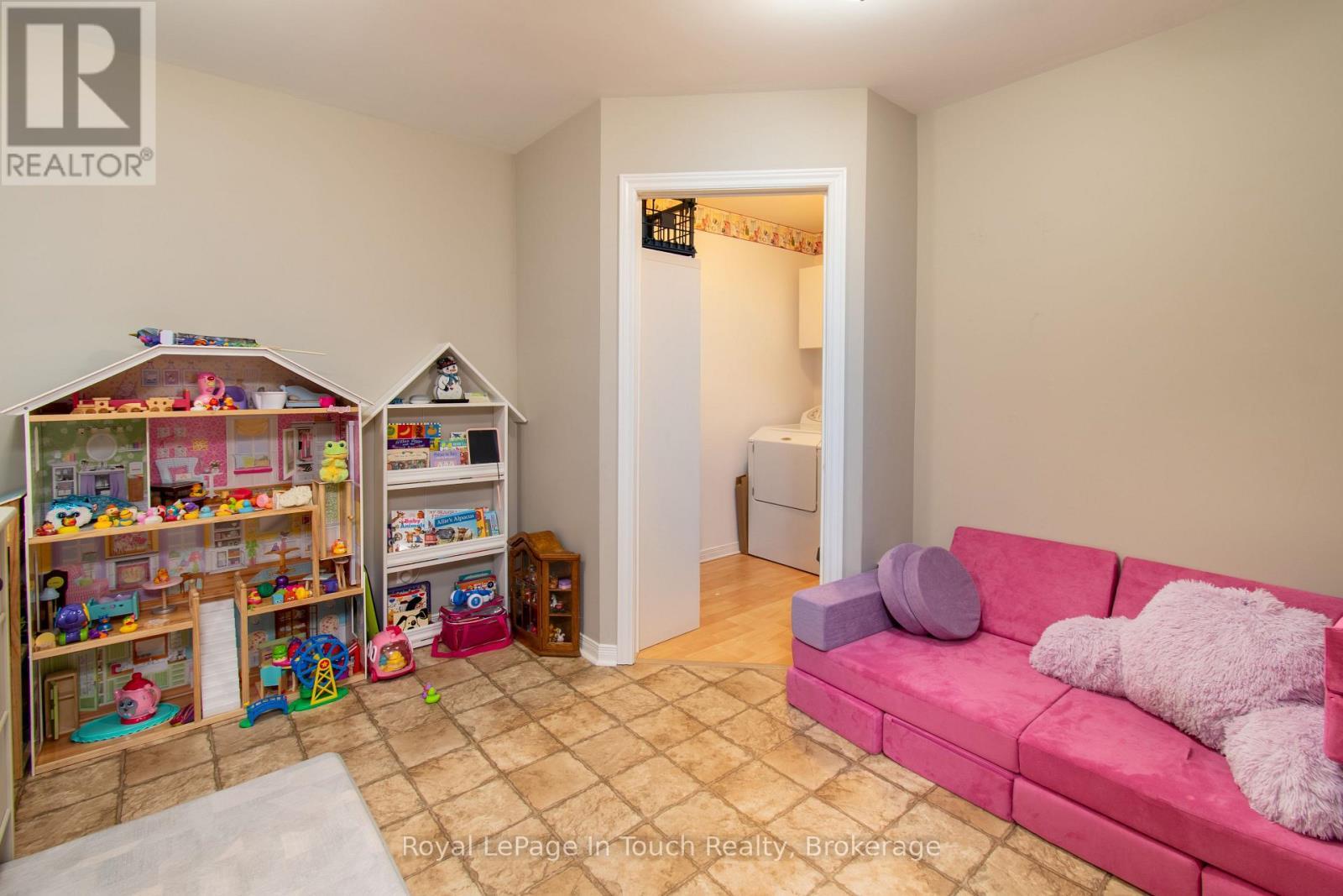 












280 KING STREET

,
Midland,




Ontario
L4R3M6

