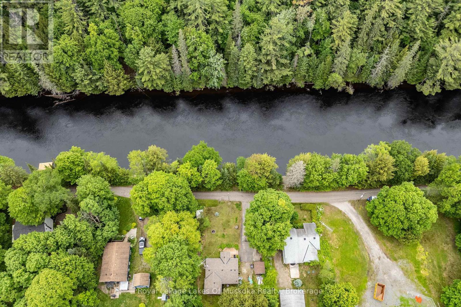 












1136 SPRINGDALE SHORES PRIVATE

,
Bracebridge (Macaulay),




Ontario
P1L1W9

