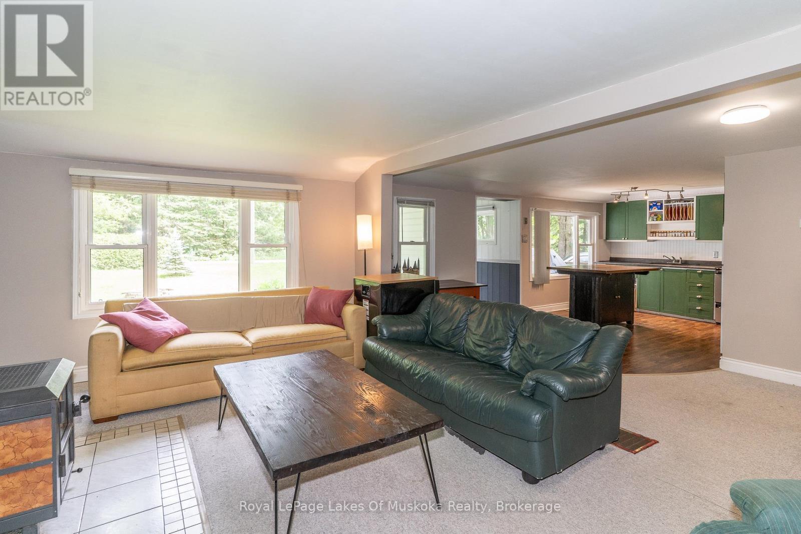 












1136 SPRINGDALE SHORES PRIVATE

,
Bracebridge (Macaulay),




Ontario
P1L1W9

