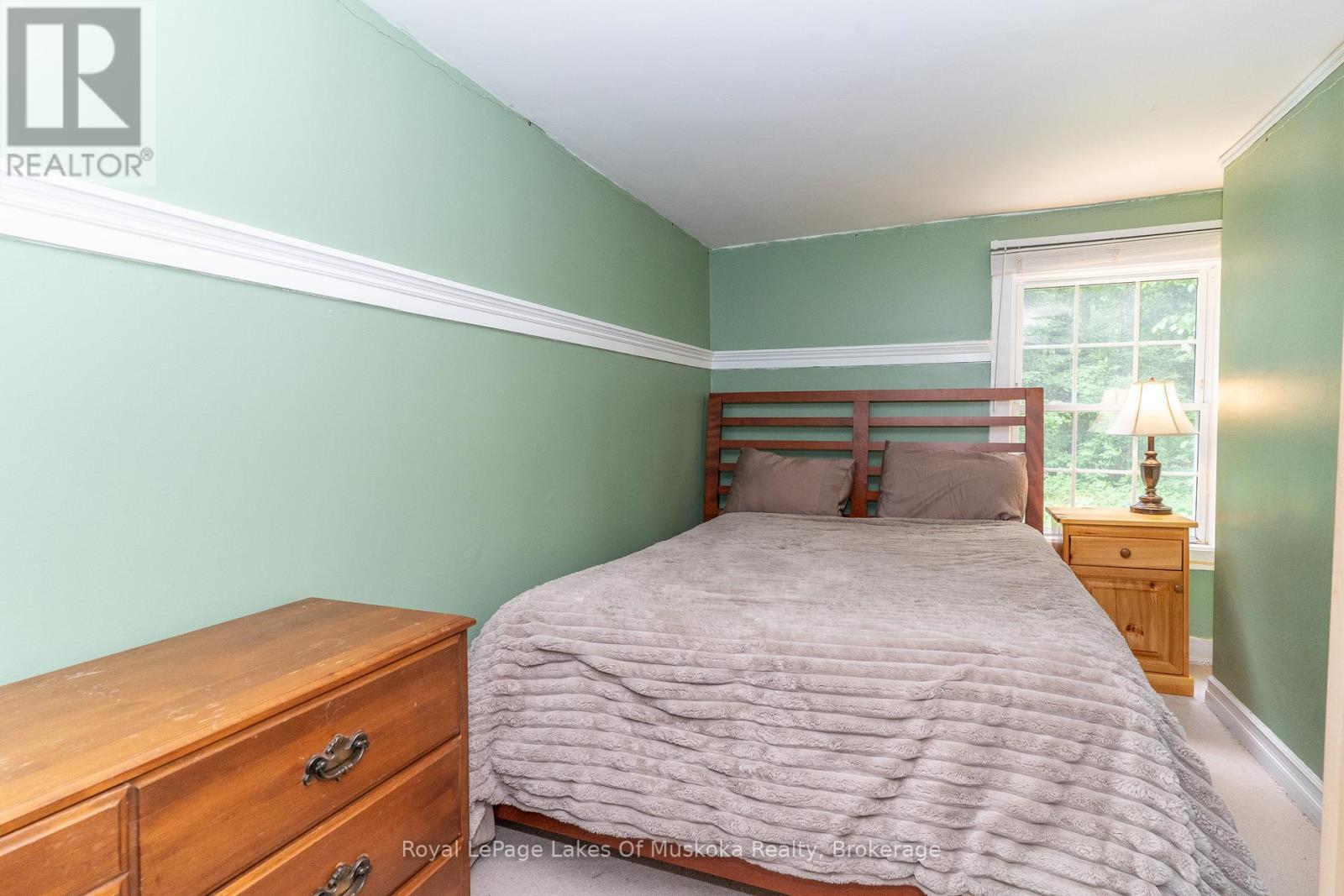 












1136 SPRINGDALE SHORES PRIVATE

,
Bracebridge (Macaulay),




Ontario
P1L1W9

