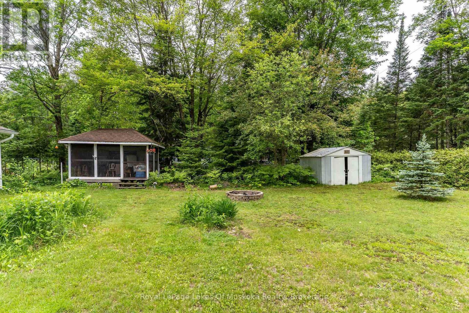 












1136 SPRINGDALE SHORES PRIVATE

,
Bracebridge (Macaulay),




Ontario
P1L1W9

