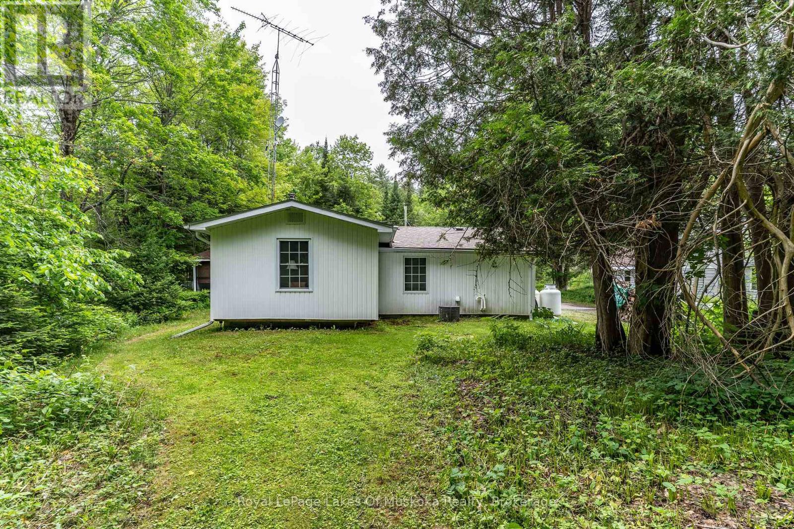 












1136 SPRINGDALE SHORES PRIVATE

,
Bracebridge (Macaulay),




Ontario
P1L1W9

