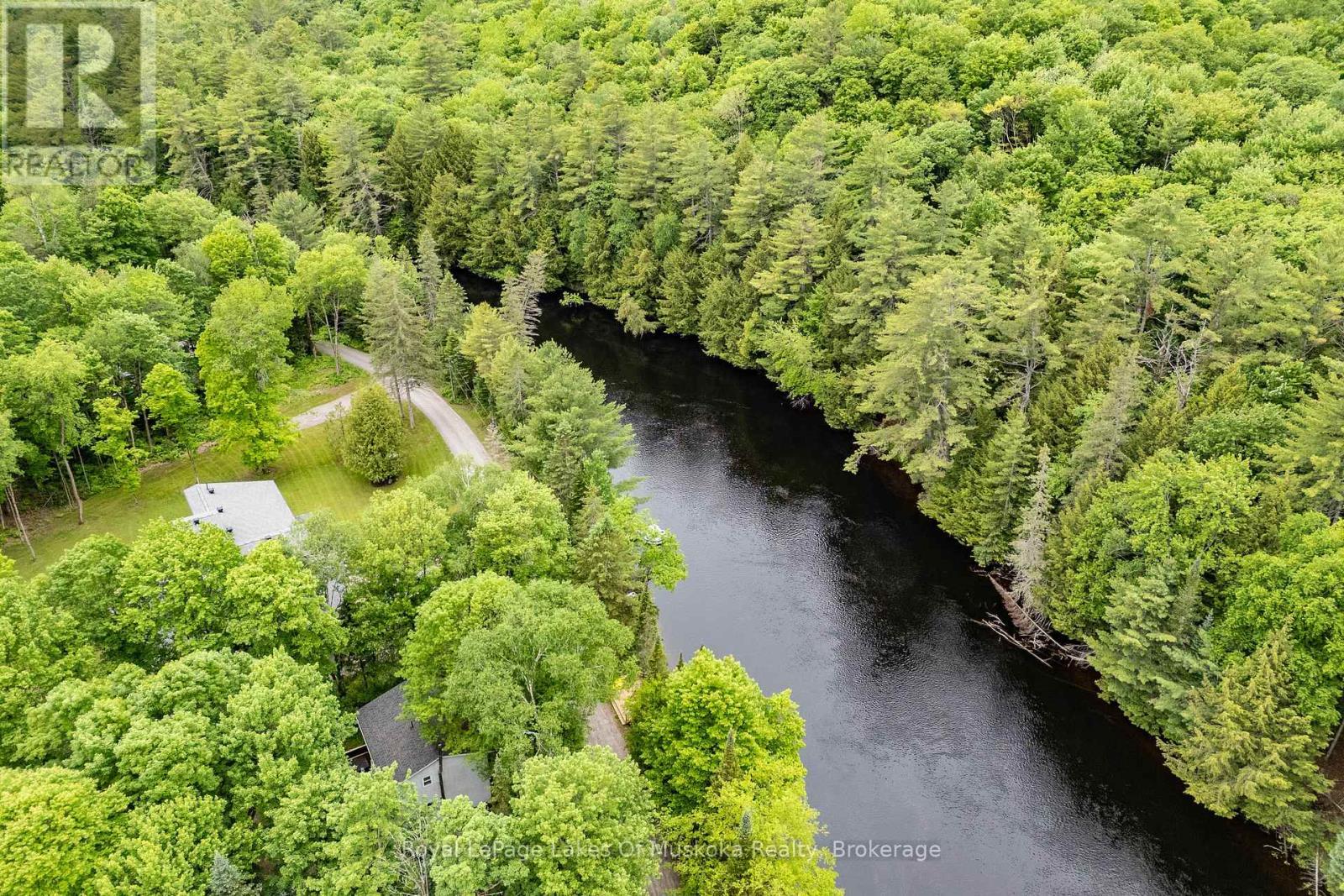 












1136 SPRINGDALE SHORES PRIVATE

,
Bracebridge (Macaulay),




Ontario
P1L1W9

