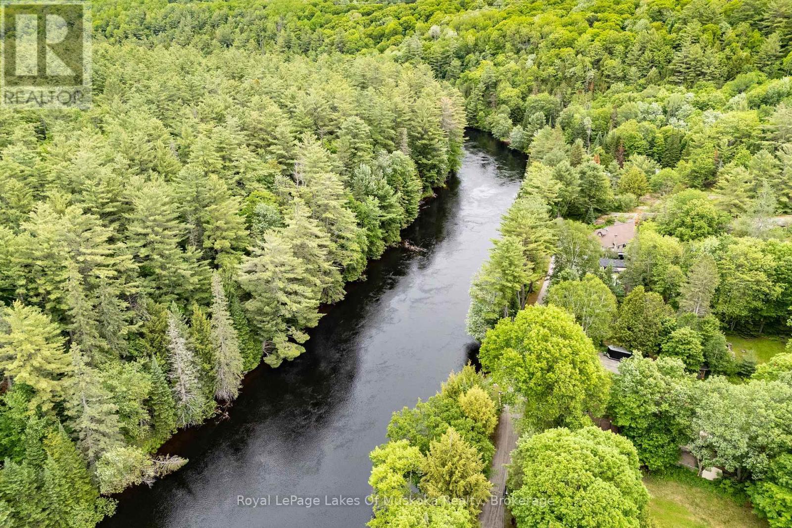 












1136 SPRINGDALE SHORES PRIVATE

,
Bracebridge (Macaulay),




Ontario
P1L1W9


