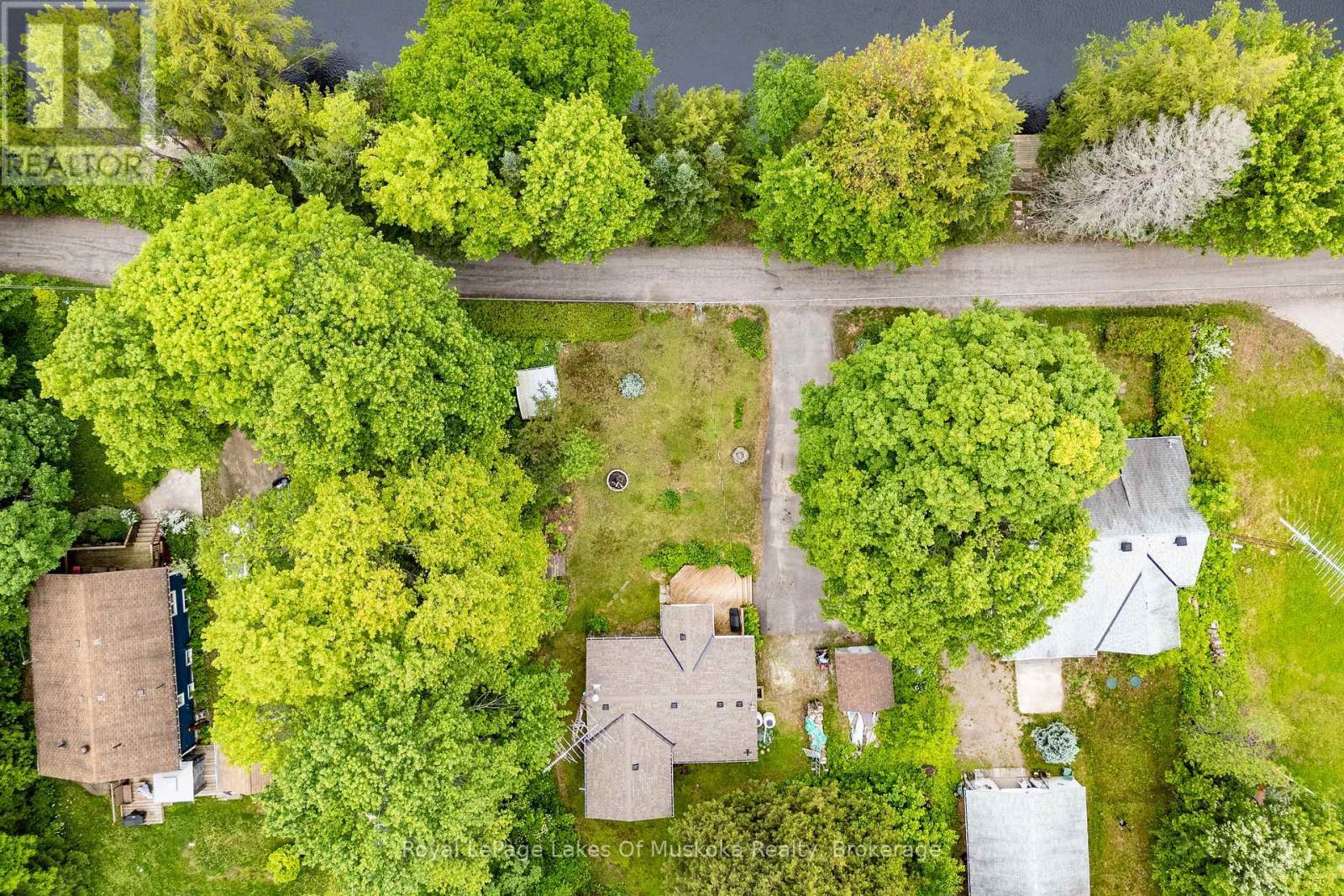 












1136 SPRINGDALE SHORES PRIVATE

,
Bracebridge (Macaulay),




Ontario
P1L1W9

