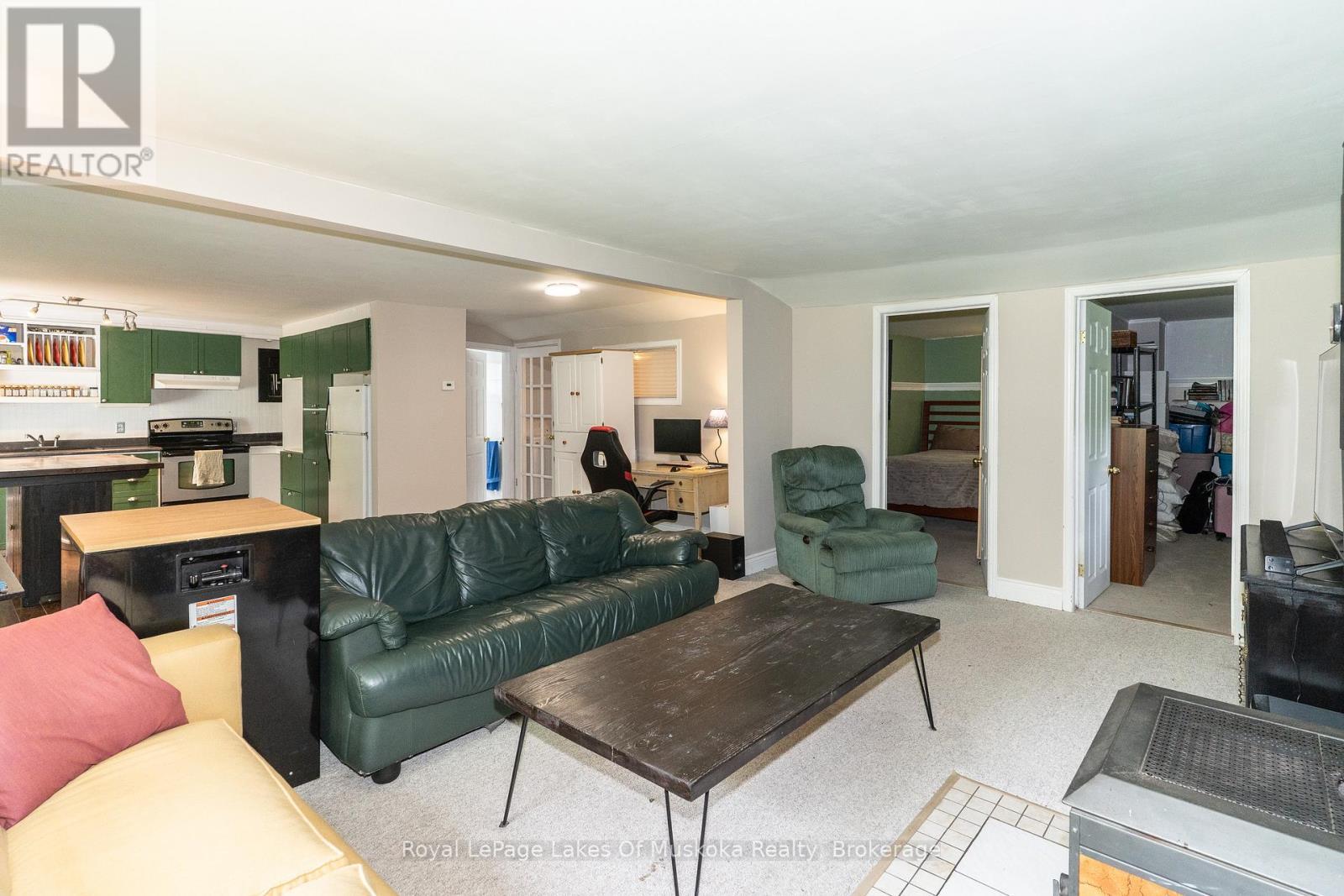 












1136 SPRINGDALE SHORES PRIVATE

,
Bracebridge (Macaulay),




Ontario
P1L1W9

