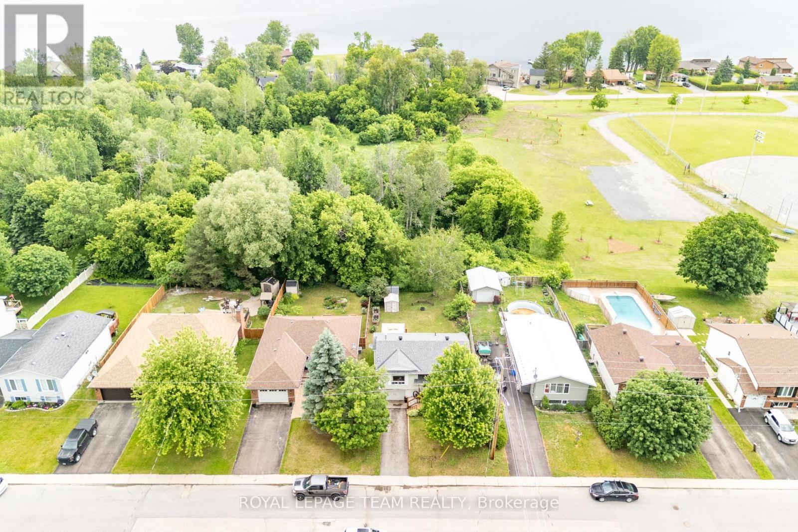 












58 SEVENTH AVENUE

,
Arnprior,




Ontario
K7S3S2


