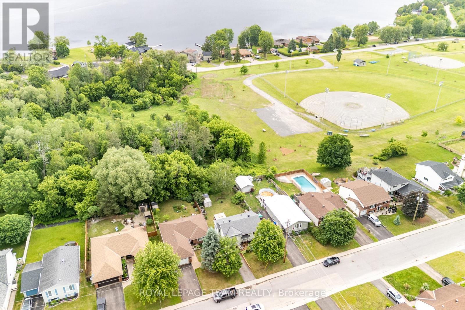 












58 SEVENTH AVENUE

,
Arnprior,




Ontario
K7S3S2

