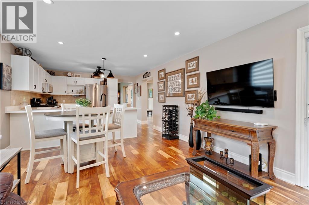 












109 GLENARIFF Drive

,
Freelton,




Ontario
L8B1A5

