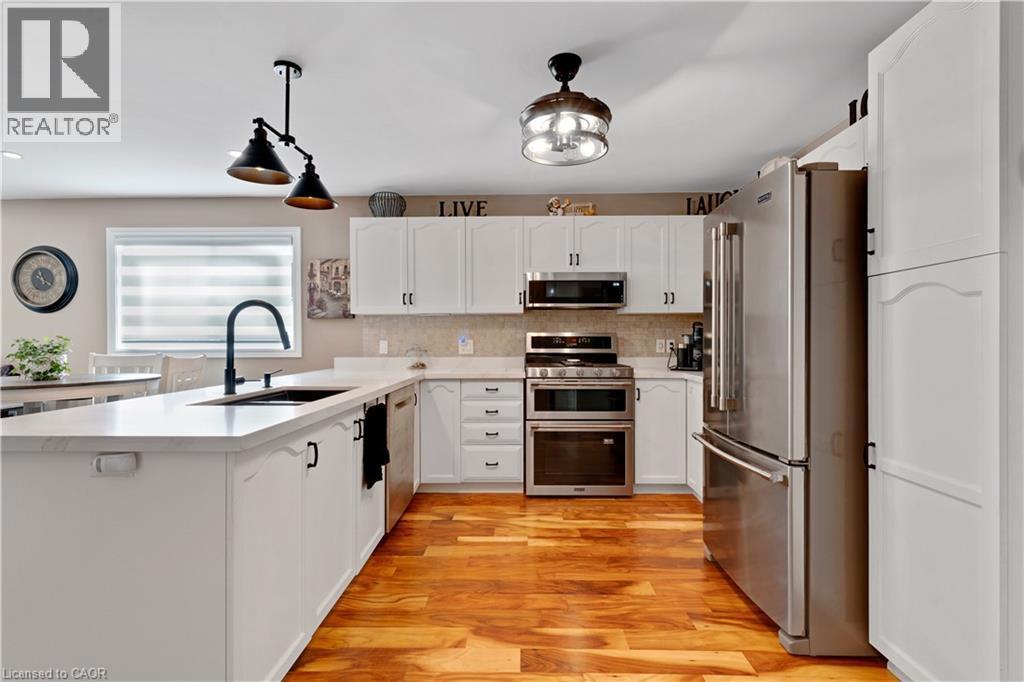 












109 GLENARIFF Drive

,
Freelton,




Ontario
L8B1A5

