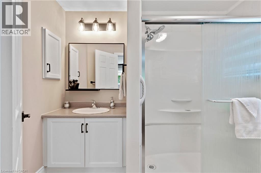 












109 GLENARIFF Drive

,
Freelton,




Ontario
L8B1A5

