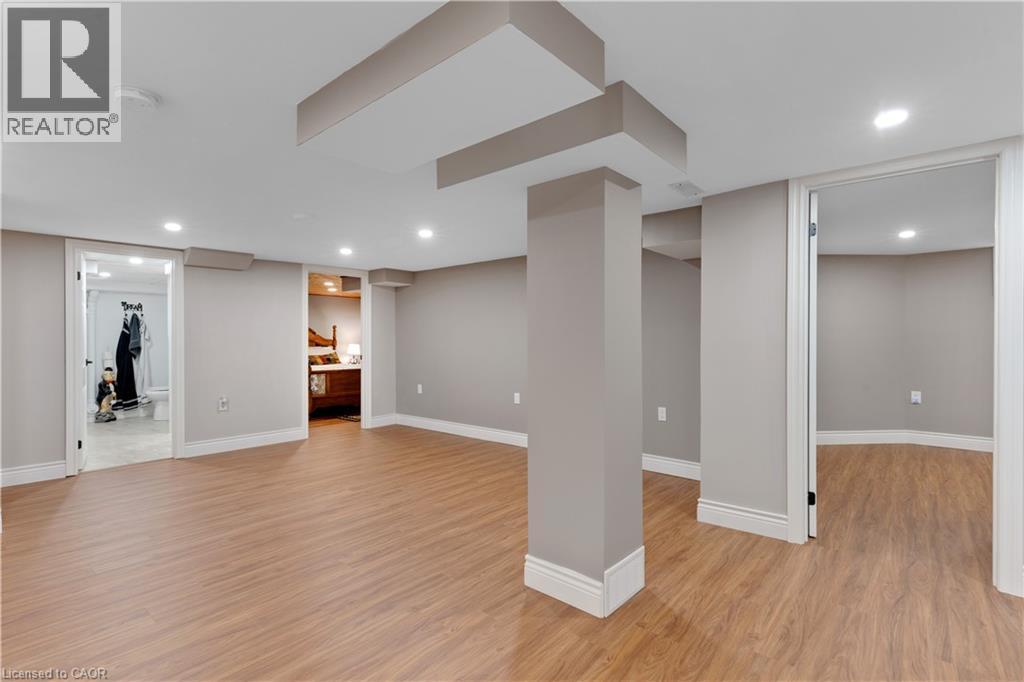 












109 GLENARIFF Drive

,
Freelton,




Ontario
L8B1A5

