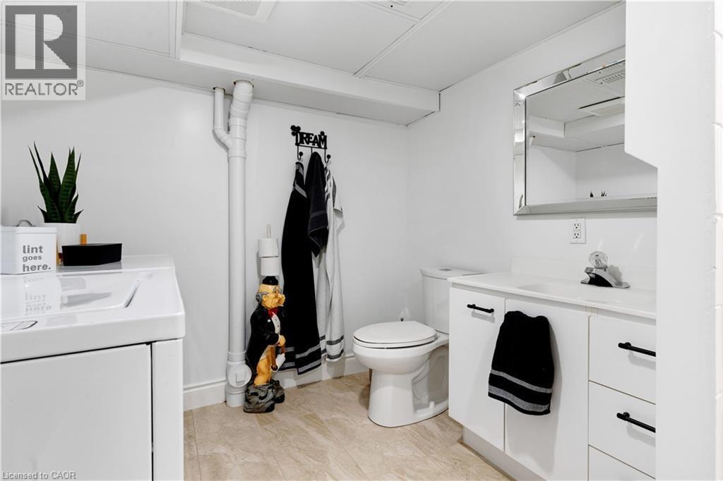 












109 GLENARIFF Drive

,
Freelton,




Ontario
L8B1A5

