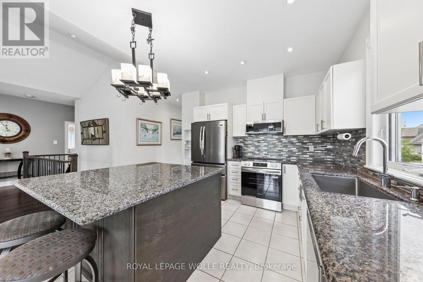 












43 ALLEGRA DRIVE

,
Wasaga Beach,




Ontario
L9Z0H1


