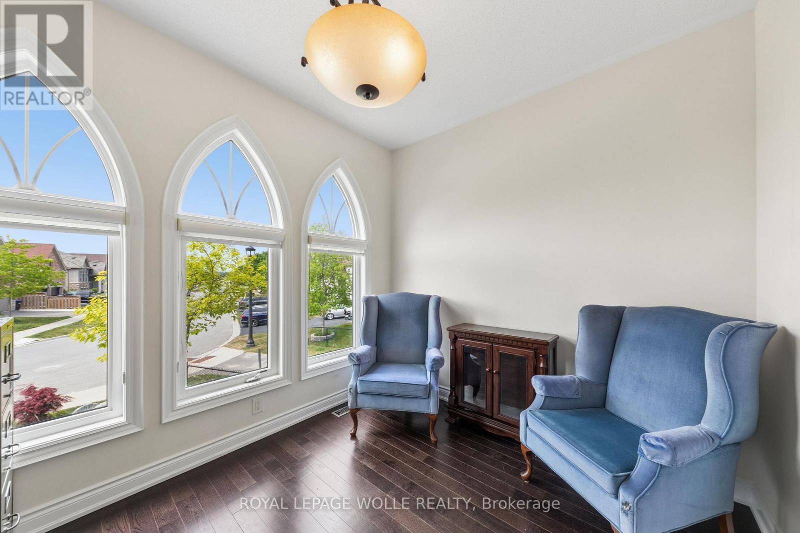 












43 ALLEGRA DRIVE

,
Wasaga Beach,




Ontario
L9Z0H1

