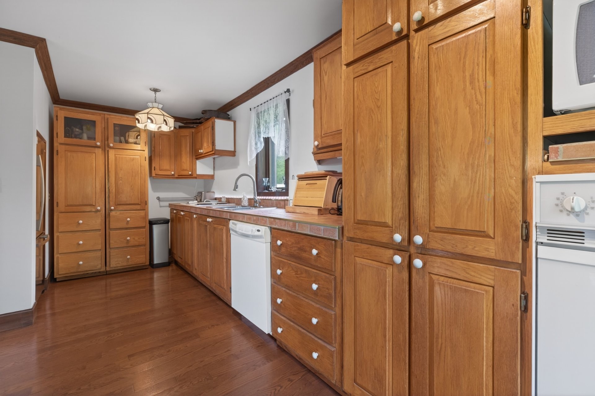 









401


Ch. Cloutier

,
Saint-Michel-des-Saints,




QC
J0K3B0

