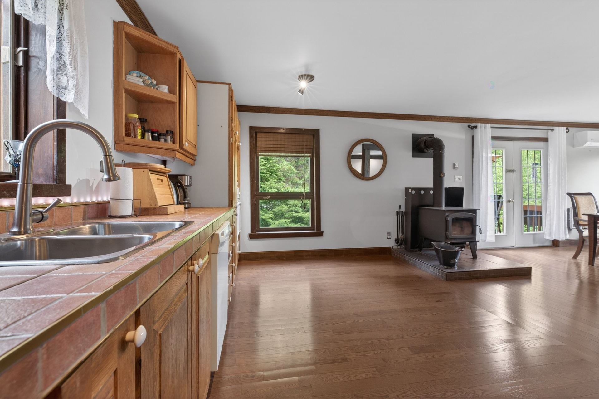 









401


Ch. Cloutier

,
Saint-Michel-des-Saints,




QC
J0K3B0


