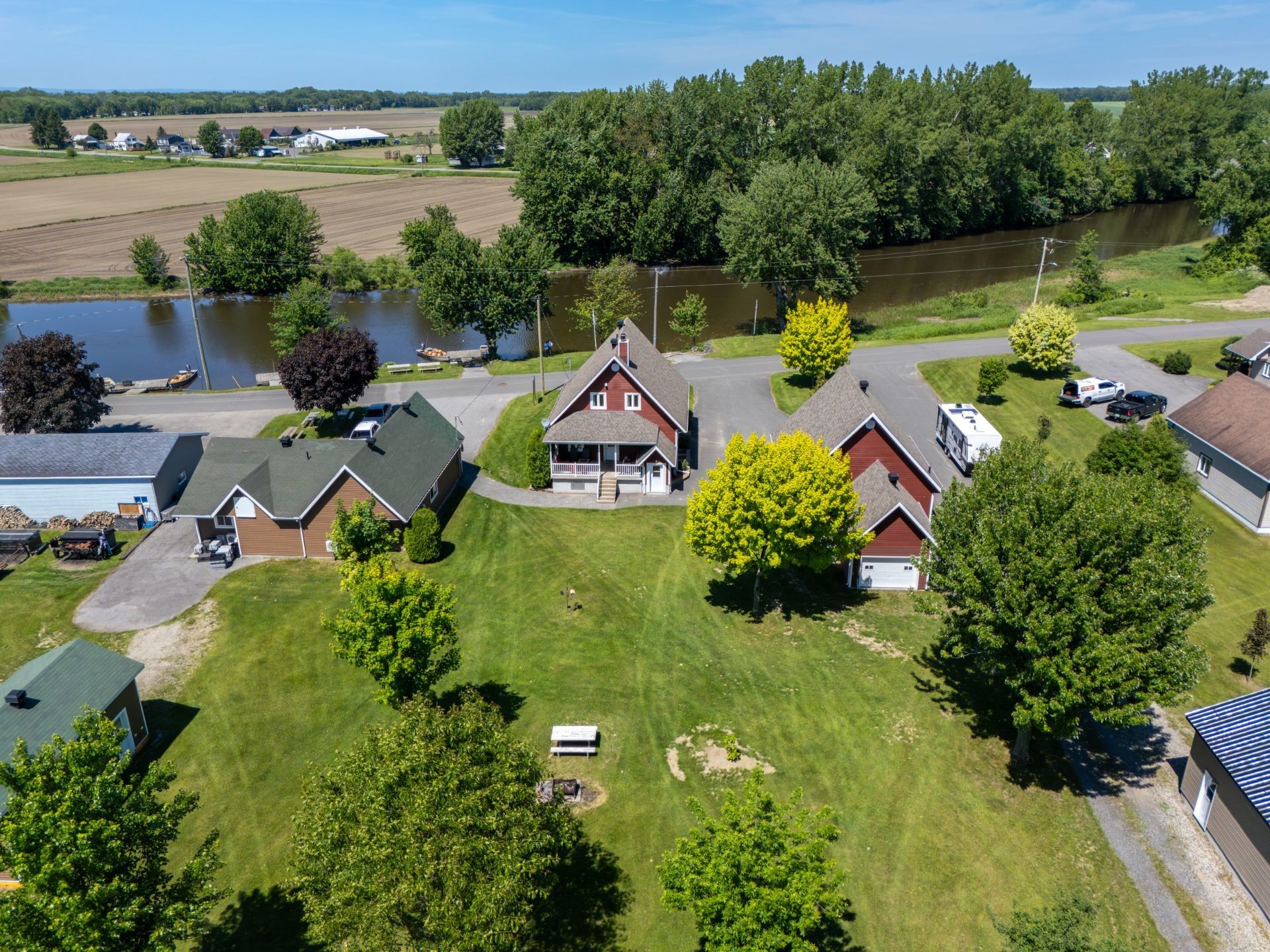 









23


Rue Desmarais

,
Pierreville,




QC
J0G1J0

