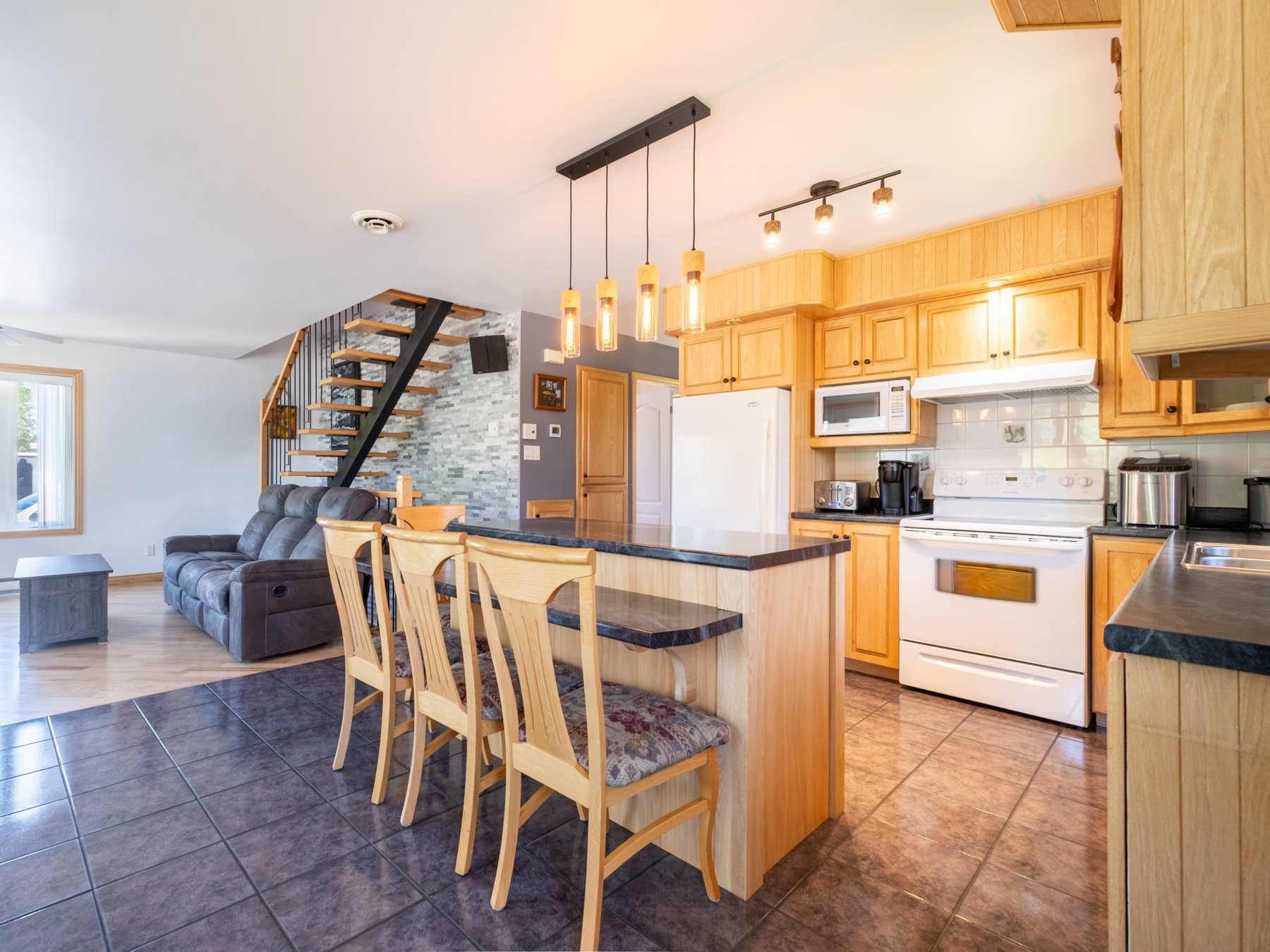 









23


Rue Desmarais

,
Pierreville,




QC
J0G1J0

